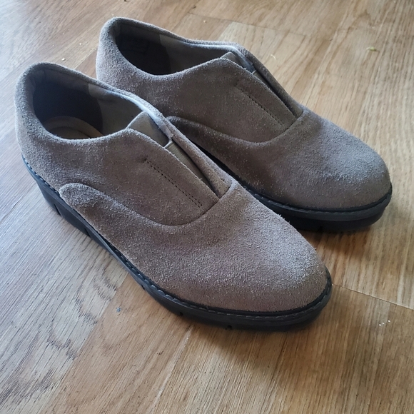 Clark's Airabell Sky Beige slip on size 9 women's shoes - Picture 1 of 5